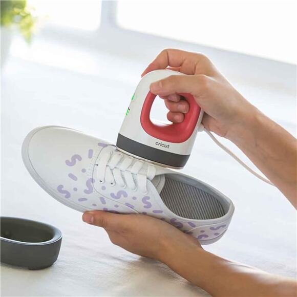 Mini Heat Press for Pressing Small Objects like Shoes, Stuffed Animals - Picture 4 of 7